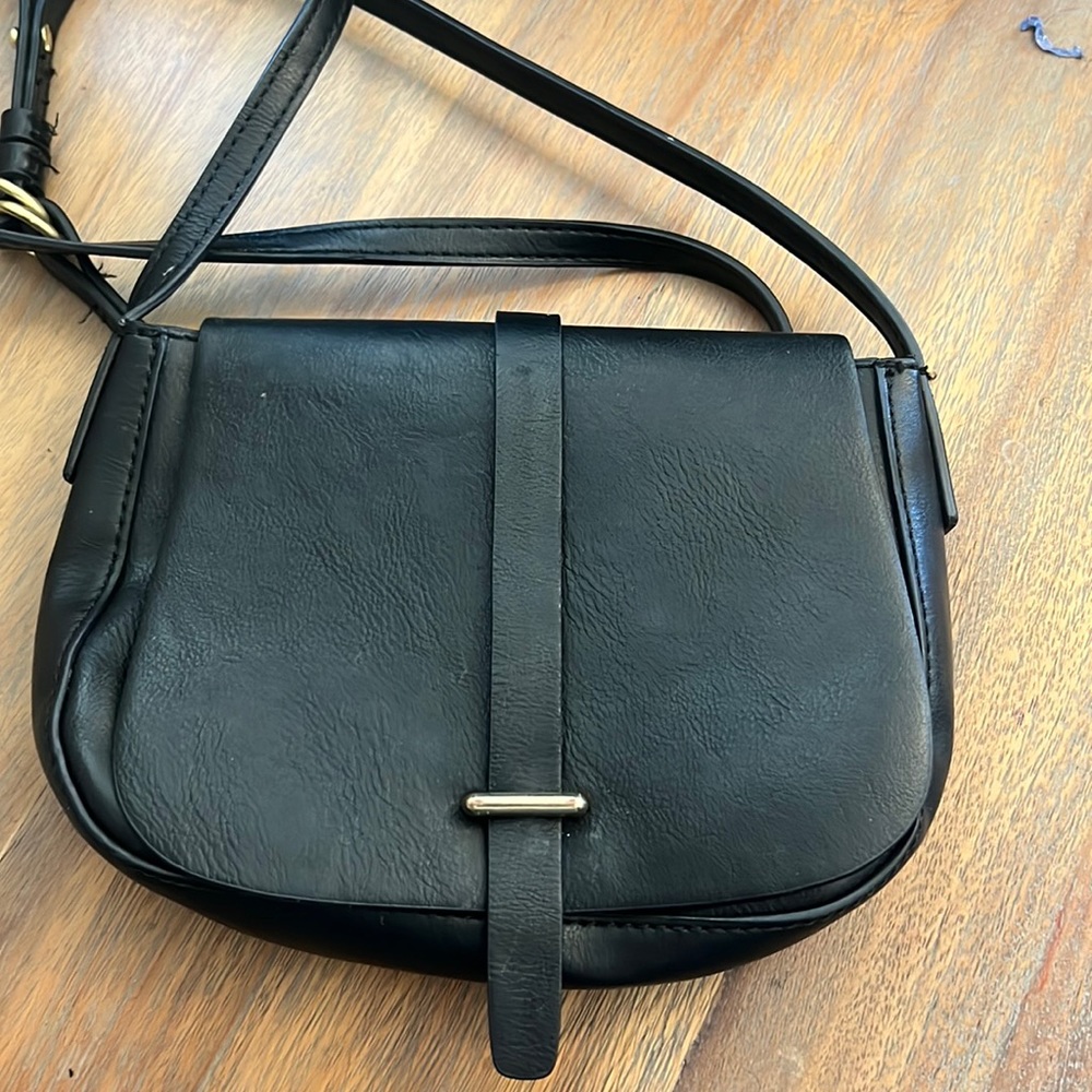 gap crossbody